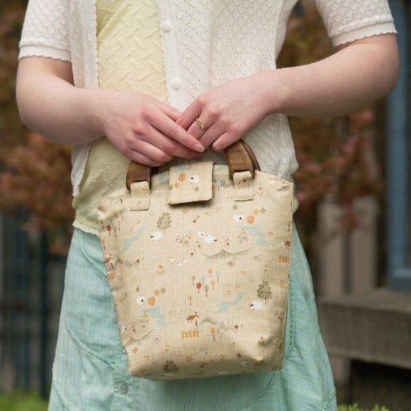 The New Handmade Contemporary Sewing Softcover Projects Book, Brand New - Picture 5 of 9